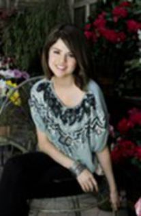 45076372_LDWUETUTD - poze cu selena gomez