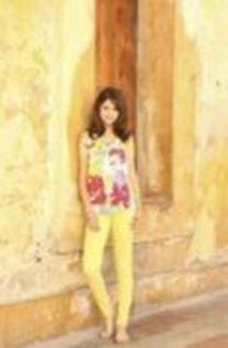 45076508_UNZMKAZIA - poze cu selena gomez