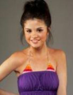 46015839_ZEZEITPVF - poze cu selena gomez