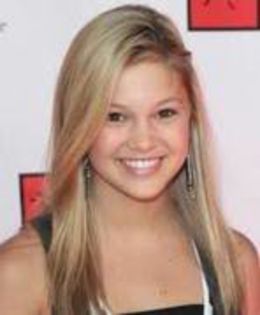 80916944_ISGYWHN - poze cu olivia holt