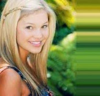 80917017_HRJKVRP - poze cu olivia holt