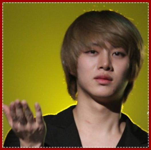 # {Se uita la Hwa} Aveam incredere..in tine.:| {pleaca}