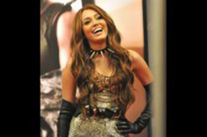36596599_YJOVTXIUQ - miley cyurs