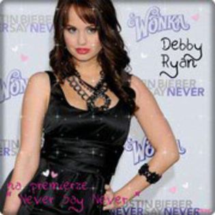 53921984_DCSPLLG2 - poze cu debby ryan