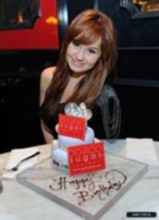 54476458_HUDYCDD2 - poze cu debby ryan