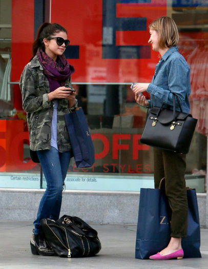 5 - Selena and her mom Mandy-Zara was shopping---01 May 2013