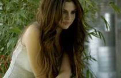 35 - Selena NEO