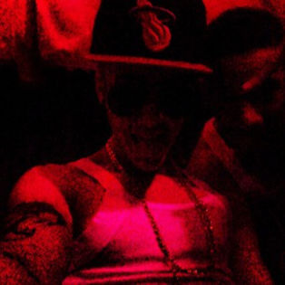f2e20f12ad3b11e28b8322000a1f92ef_6 - a-Instagram________________Justin