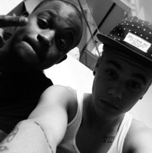 373d75f6a50411e2b2a722000aaa0952_6