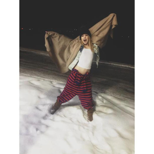 393090_291659167604012_548473449_n