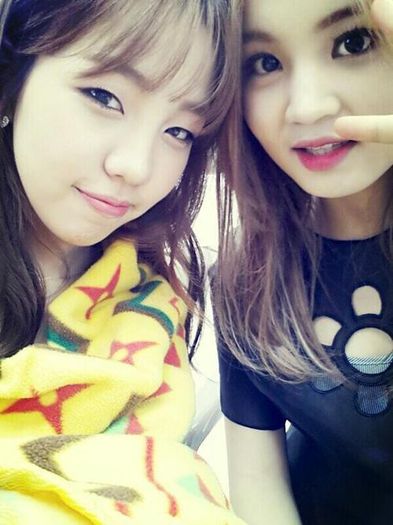 baek ah yeon and lee hi - Baek Ah-Yeon