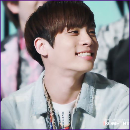 - Ha ha ha..:D :-w :)) Ia spune si tu,hai..:-w :)).