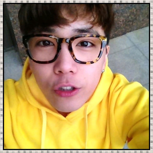 << ...E indragostita fataa.. :o3 ...Nu mai gandeste limpede.. 8->