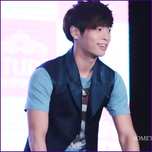 - Ba suunt..>:P :)) Oricum,Ki..Tu esti cu JiYoon,ce iti mai trebuie Hya?/:) :)).