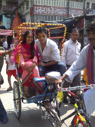 377478_297602743608638_167225792_n - Karan Tacker