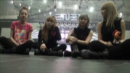 new - 2NE1 The story