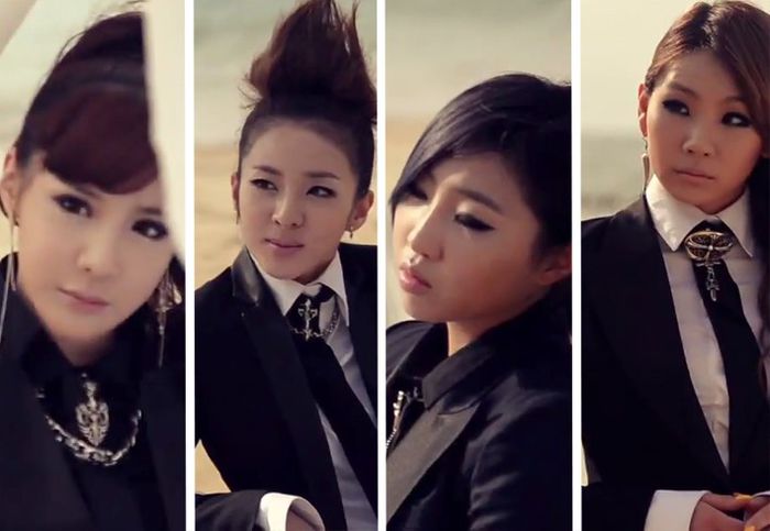 j - 2NE1 The story