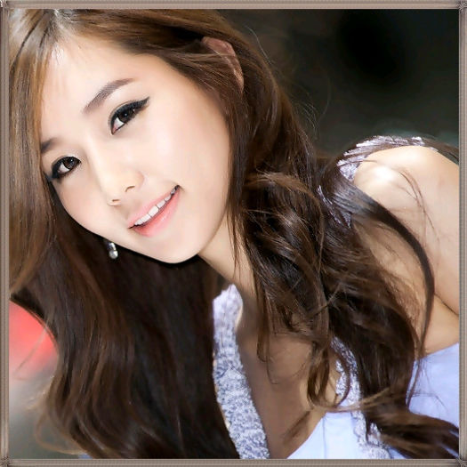 <~> ..[se intoarce] ..Hey. :) ..Ai ajuns. :)