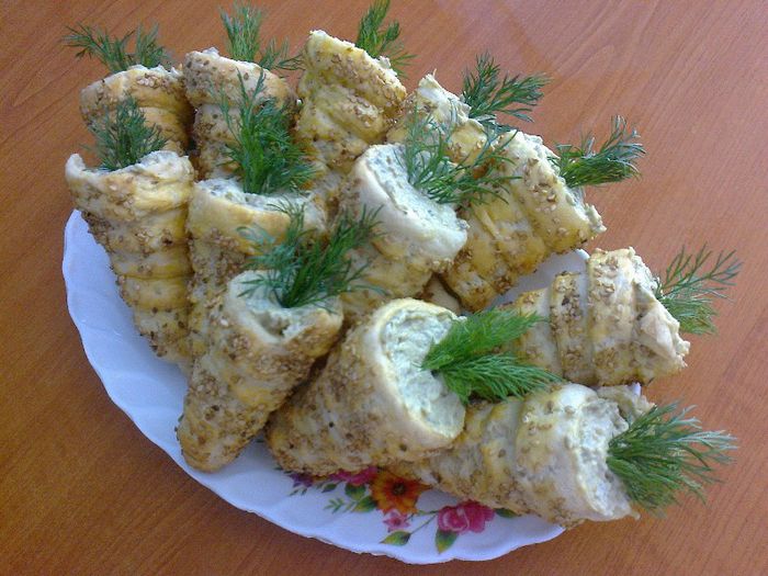 Morcovi - din foietaj cu umplutura de salata de vinete
