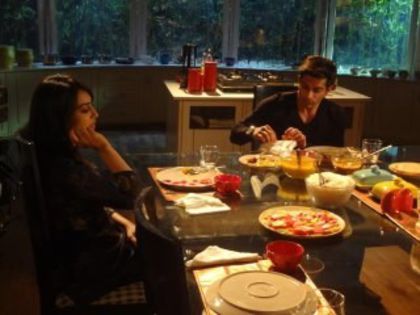 600805_555927244430686_811267793_n - Karan Singh Grover
