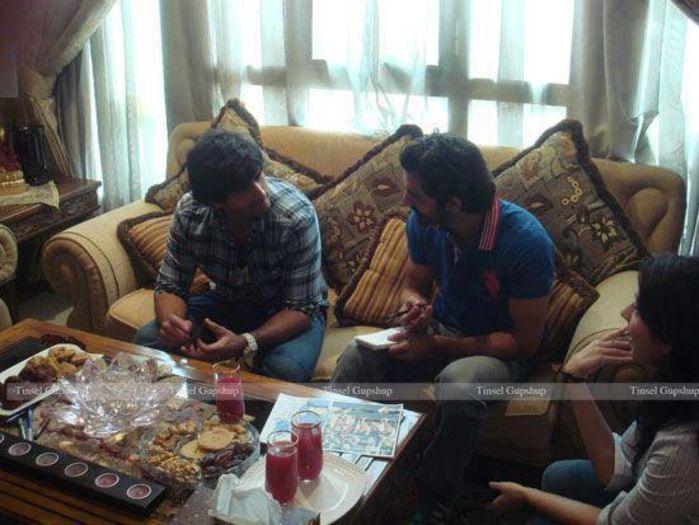 Barun Sobti and Akshay in Dubai April 2013 (14)