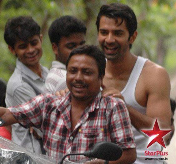 293041_345939135490738_1831850742_n