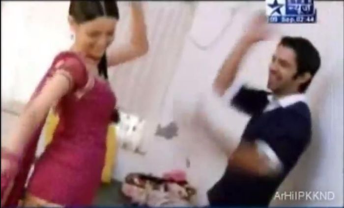 539456_359907110760607_2136215942_n