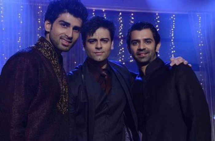 562602_446227245461926_494353748_n