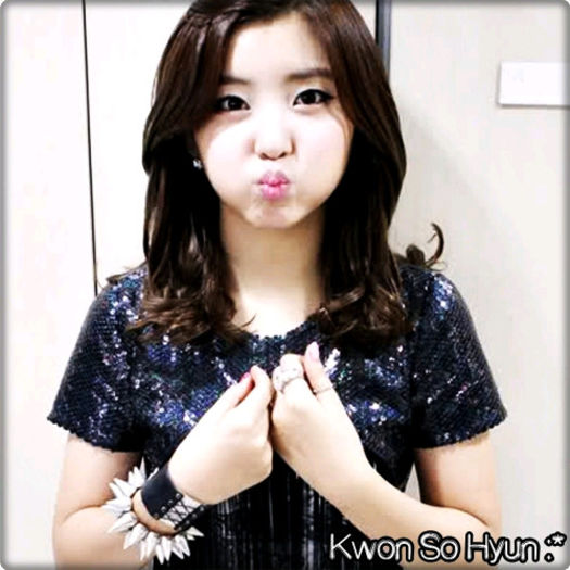 @> ..pai aa.. stii JiYoon.. aa.. eram.. aa.. Aa.. buna Yesu` :)