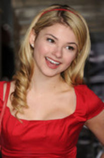 54475608_BYNLSQX2 - stefanie scott