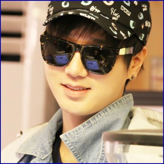 - Nu :">...Nu ai nimic..:o3..