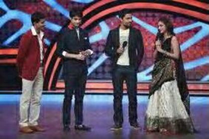 17647_10151307698217879_271901619_n - Karan Wahi