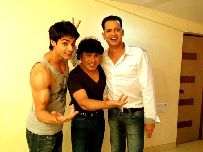 40834_10151402442967879_870238250_n - Karan Wahi