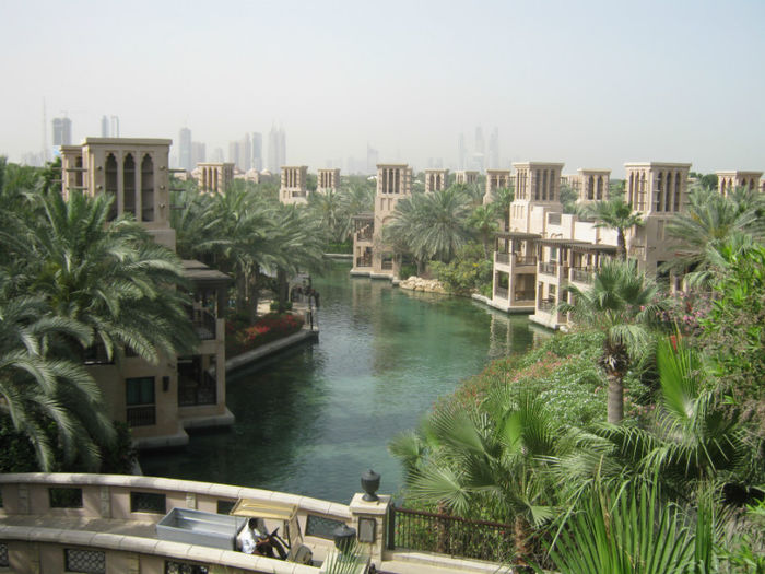 Madinat Jumeirah vazut dinspre Hotelul Alcazar