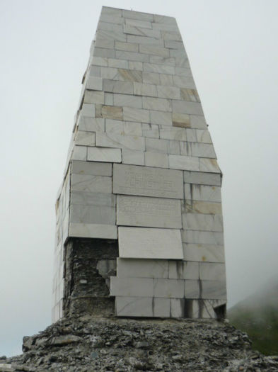 Monumentul alpiniştilor - Transfagarasan