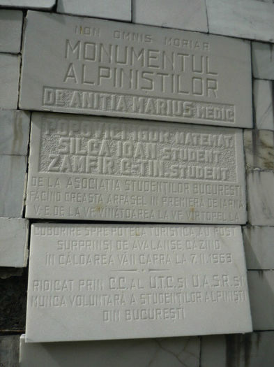 Monumentul alpiniştilor