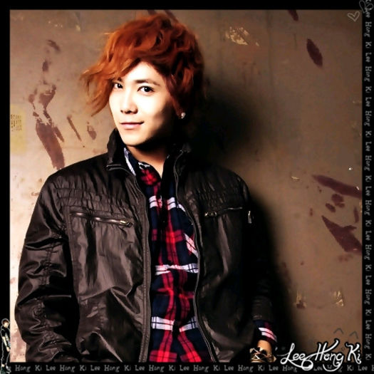 << ..Mereu am iubit`o.. 8-> ..:)) ..[se ridica; se reazama de balustrada] ..:-? .. - l - x - Episodul 44 - x - l