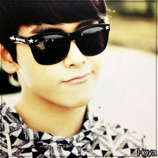 ~> ..Buna. L.. ramai tu.. eu am treabaa.. ;;) ..:-L ..>se ridica; pleaca< .. - l - x - Episodul 44 - x - l