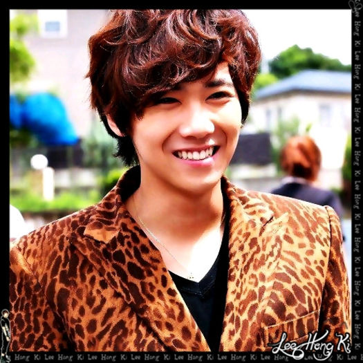 << ..Eu admir noaptea.. :)) ..Tu? :) Inca nu.. :-? ..De ce nu MK? :)) - l - x - Episodul 45 - x - l