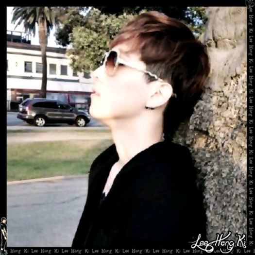 << ...Ok..daca nu vrei sa`mi spui..:-? ..[se uita la Jy; dupa la casti] .. - l - x - Episodul 45 - x - l