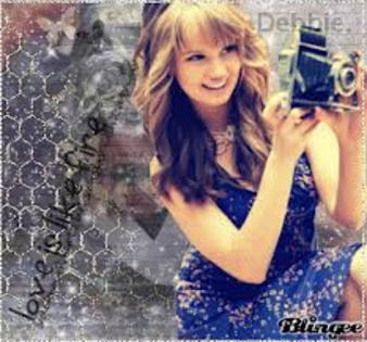  - Poze glitter cu Debby Ryan