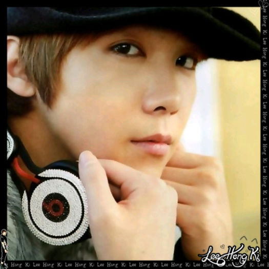 << ..Serios? ..Nu`mi amintesc.. :-? ..Ara.. nu`i asa ca Bora se pricepe la actorie? 8->..