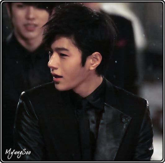 ∞ .. ^se opreste^ .. Decapitaree? :)) .. :-s ..