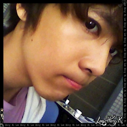 << ..[isi scutura parul de apa :))] ..Asa mult ma urati? :( ..:-s..