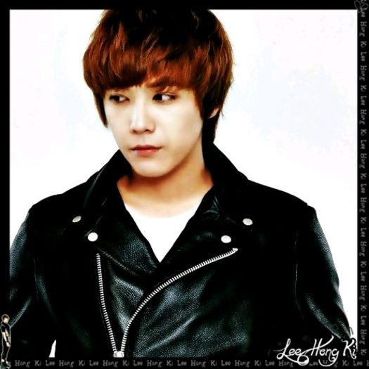 << ...:)) ..ce e cu atata `aww` ..si `aww`? ..:))