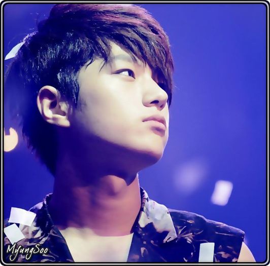 ∞ .. ^se intoarce^ .. Suunt. :)) .. Gataa,ai si venit? :)) ..