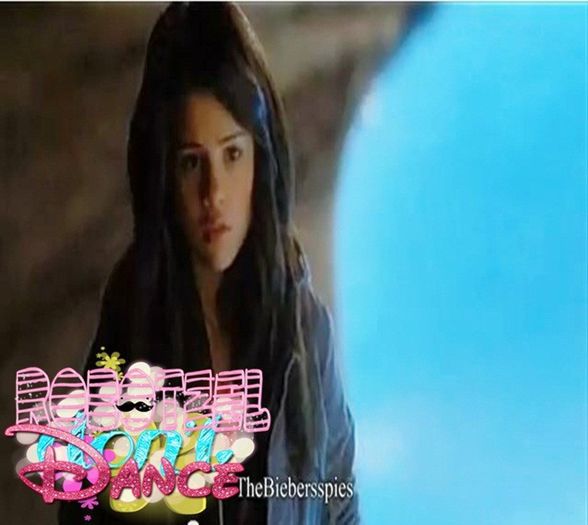 . ❥ .   CEE ? O__O nuu nuu lasa.ma # incercand sa-si traga mana ...