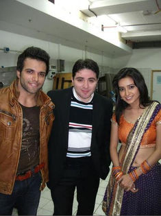 581572_350338071739560_1229004130_n