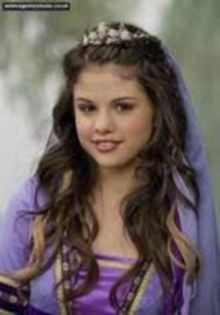 88065415_XIKDPTR3 - poze cu selena gomez