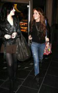 16485862_WFKNFWWKK - poze cu demi lovato